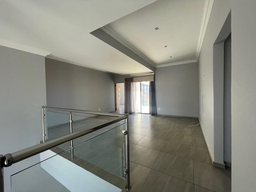 5 Bedroom Property for Sale in Wild Olive Estate Free State